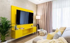 Il Lago - Sunrise - Cozy Luxurious Smart Home By The Lake